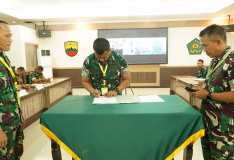 Penandatanganan pakta integritas penerimaan Caba dan Cata Gel III Tahin 2026 Korem 023/KS