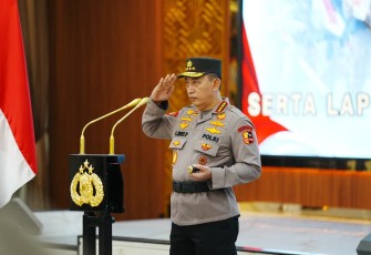 Kapolri Jenderal Polisi Listyo Sigit Prabowo memimpin upacara serah terima jabatan (sertijab) sejumlah pejabat di lingkungan Polri. Upacara tersebut digelar di Rupattama Mabes Polri, Jakarta Selatan