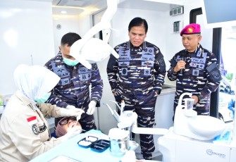 TNI AL Gelar Bakti Sosial dan Bakti Kesehatan di Muara Angke 