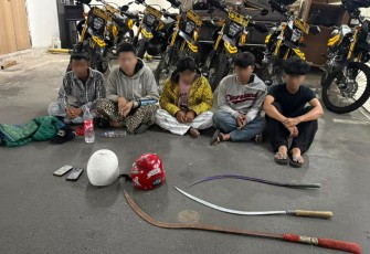 5 Remaja dan 3 Senjata Tajam Diamankan Polisi