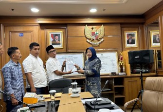 Audiensi masyarakat didampingi langsung Wakil Ketua I DPRD Provinsi Bengkulu, Teuku Zulkarnain dan Tim Advokasi dari Perhimpunan Rakyat Progresif (PRP) dan Green Sumagtra dengan Kementerian Kehutanan 