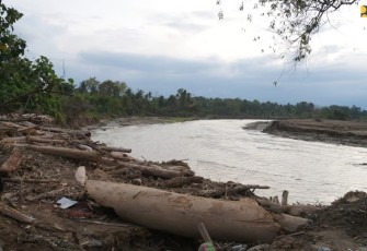  Kementerian PU Lakukan Penguatan pada Tebing Sungai Krueng