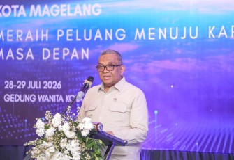 Wamenaker Afriansyah Noor saat membuka Pameran Kesempatan Kerja/Job Fair Kota Magelang Tahun 2026 di Magelang, Jawa Tengah, Selasa (28/7/2026).