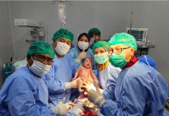 Sejumlah layanan esensial, khususnya layanan bedah dan kebidanan, telah kembali beroperasi untuk memenuhi kebutuhan pelayanan kesehatan masyarakat.