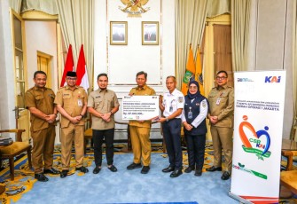TJSL KAI Daop 1 Jakarta Salurkan Pompa Air ke Pemkot Cilegon