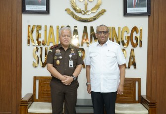 Wamenaker, Afriansyah Noor, mengunjungi Kantor Kejaksaan Tinggi (Kejati) Sumatera Utara, Selasa (10/3/2026).