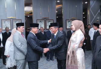 Menteri Desa dan Pembangunan Daerah Tertinggal Yandri Susanto melantik Masyhudi sebagai Inspektur Jenderal Kemendes PDT di Jakarta, Senin (23/2/2026)