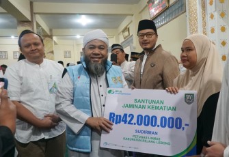 Gubernur Bengkulu, Helmi Hasan, melaksanakan Safari Subuh di Masjid Baiturrahman