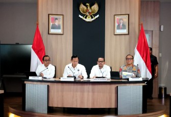Konferensi pers kesiapan arus mudik Lebaran 2026 dan pengamanan nasional yang digelar di Kantor Staf Presiden, Rabu (11/3)