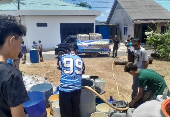 Pemerintah kabupaten Bintan Salurkan Ratusan Ton Air Bersih Bagi Warga Terdampak Kekeringan