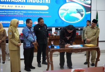 Pemerintah Provinsi Bengkulu bersama PT Pelindo (Persero) Regional II Bengkulu menggelar rapat koordinasi dengan puluhan pelaku usaha guna mendorong pengembangan kawasan industri baru di Pelabuhan Pulau Baai /Foto : MC 