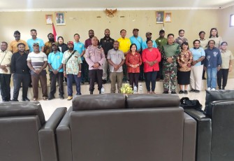 Danramil Kuala Kencana Hadiri Tatap Muka Bersama Pejabat Distrik