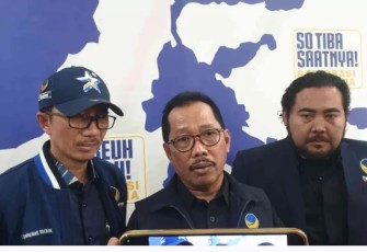 Amin usai menerima aspirasi kader di Kantor DPW NasDem Jatim, Jalan Ngagel Surabaya, Rabu (15/4/2026)