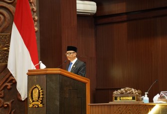 Juru bicara Fraksi PAN DPRD Jatim, Dr. H. Suli Da'im, M.M