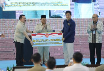 Foto Satgas PKH Serahkan Rp10,2 Triliun ke Kas Negara Disaksikan Oleh Presiden Republik Indonesia Prabowo Subianto 