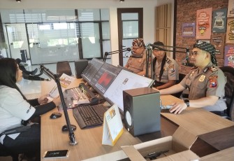  Polres Gresik Polda Jatim terus mengintensifkan upaya menjaga situasi keamanan dan ketertiban masyarakat (kamtibmas) agar tetap kondusif