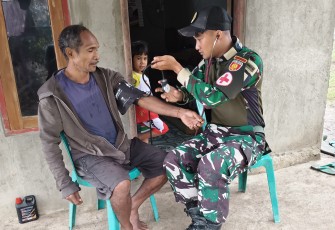 Satgas Yonarmed 12 Kostrad Tingkatkan Kesehatan Masyarakat Melalui Yankes Keliling
