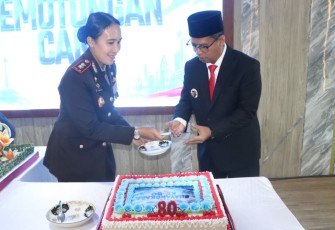  Pemotongan Kue Hari Bhayangkara ke-80