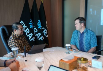 Menteri Ekonomi Kreatif/Kepala Badan Ekonomi Kreatif (Ekraf), Teuku Riefky Harsya menerima audiensi Apple Developer Academy di Kantor Kementerian Ekonomi Kreatif, Jakarta, Kamis (2/7/2026)