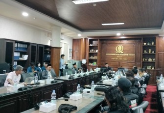 Bapemperda DPRD Jawa Timur saat menggelar koordinasi dengan beberapa pihak terkait.