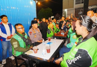 Kapolri saat Interaksi-Serap Aspirasi Ojol di Kedai Ado Presisi 
