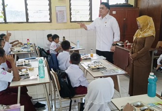 Anggota Komisi E DPRD Provinsi Jawa Timur, Cahyo Harjo Prakoso saat meninjau lokasi, Senin (27/7/2026).