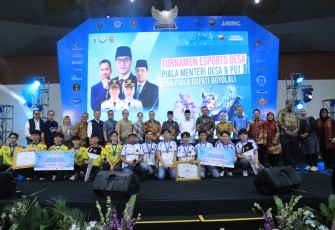 Menteri Desa dan Pembangunan Daerah Tertinggal (Mendes PDT) Yandri Susanto dan Wakil Mendes PDT Ahmad Riza Patria menghadiri Grand Final Turnamen Esports Desa 2026 pada Selasa (13/1/2026)