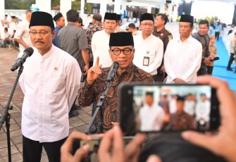 Mendes Yandri saat memberi sambutan pada acara Sosialisasi DTSEN, di Pondok Pesantren Bai Mahdi Sholeh Ma'mun, Kabupaten Serang, Banten, Kamis (12/3/2026).