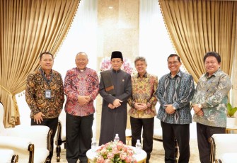 Menag Nasaruddin Umar saat menerima audiensi Ketua KWI Antonius Subianto Bunjamin di Masjid Istiqlal, Jumat (13/3/2026).