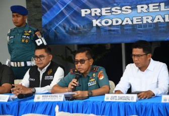 TNI AL Kembali Gagalkan Kapal Bermuatan Sianida di Pelabuhan Amurang 