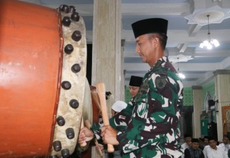 Dandim 0806/Trenggalek Bersama Forkopimda saat Buka Gema Takbir Idul Fitri 1447 H