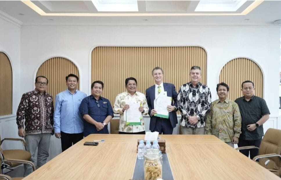 Pembaharuan Memorandum of Understanding (MoU) ini ditandatangani oleh Dirjen Pendidikan Islam, M Ali Ramdhani dan Rektor (Vice Chancellor and President) Central Queensland University (CQU) Australia, Nick Klomp.