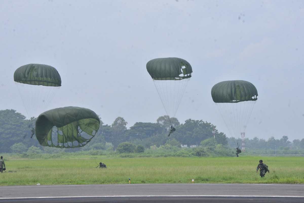 TNI AU