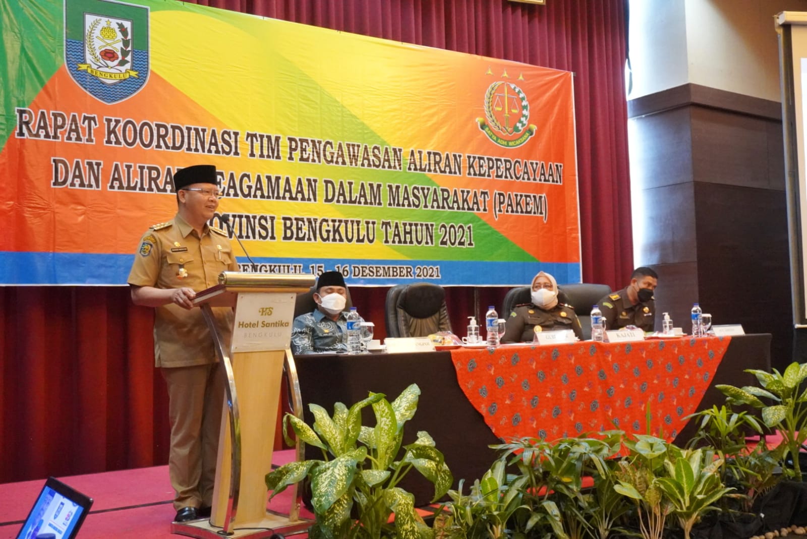 u