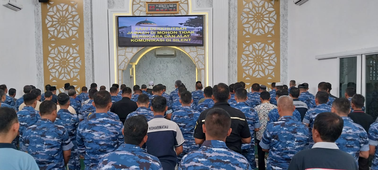 TNI AU
