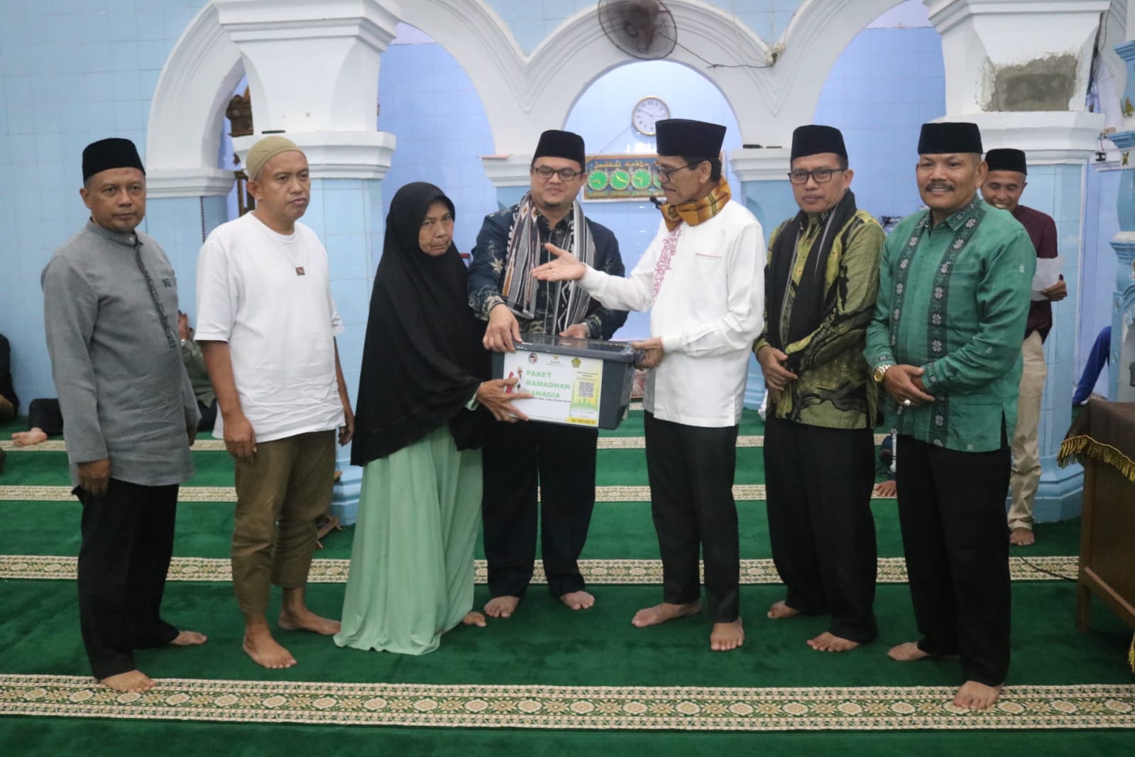 Bupati Limapuluh Kota, Safaruddin saat menyampaikan sambutannya di hadapan para jema'ah masjid.