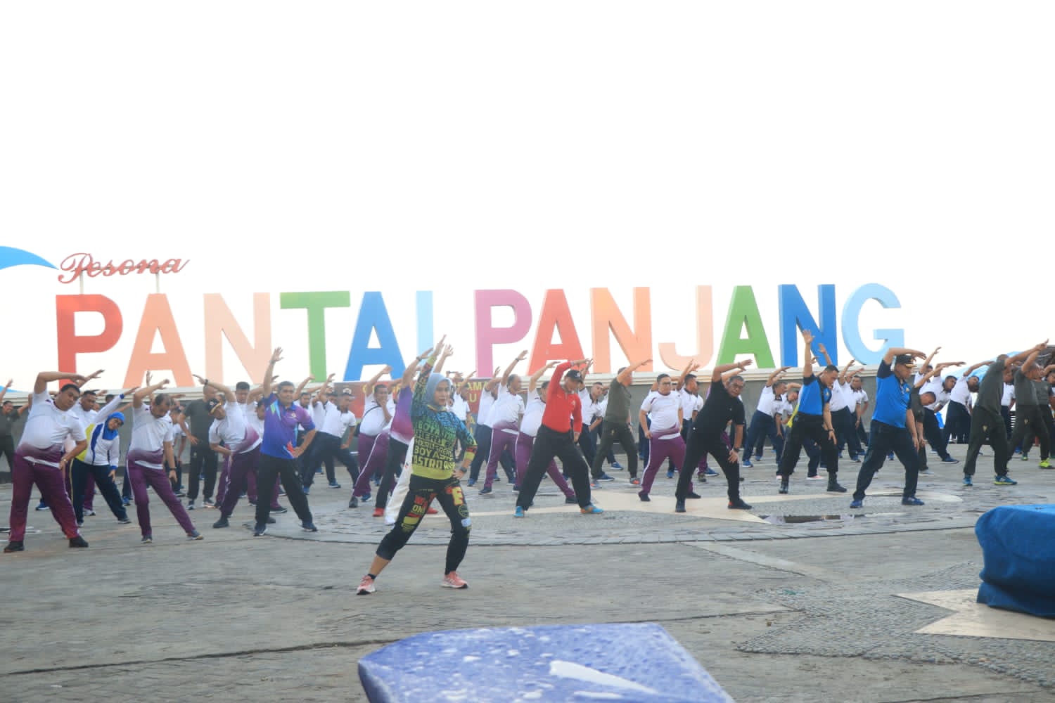 Kapolda Bengkulu dan Forkopimda Ikuti Olahraga bersama Tim Studi Strategis Dalam Negeri Lemhanas RI