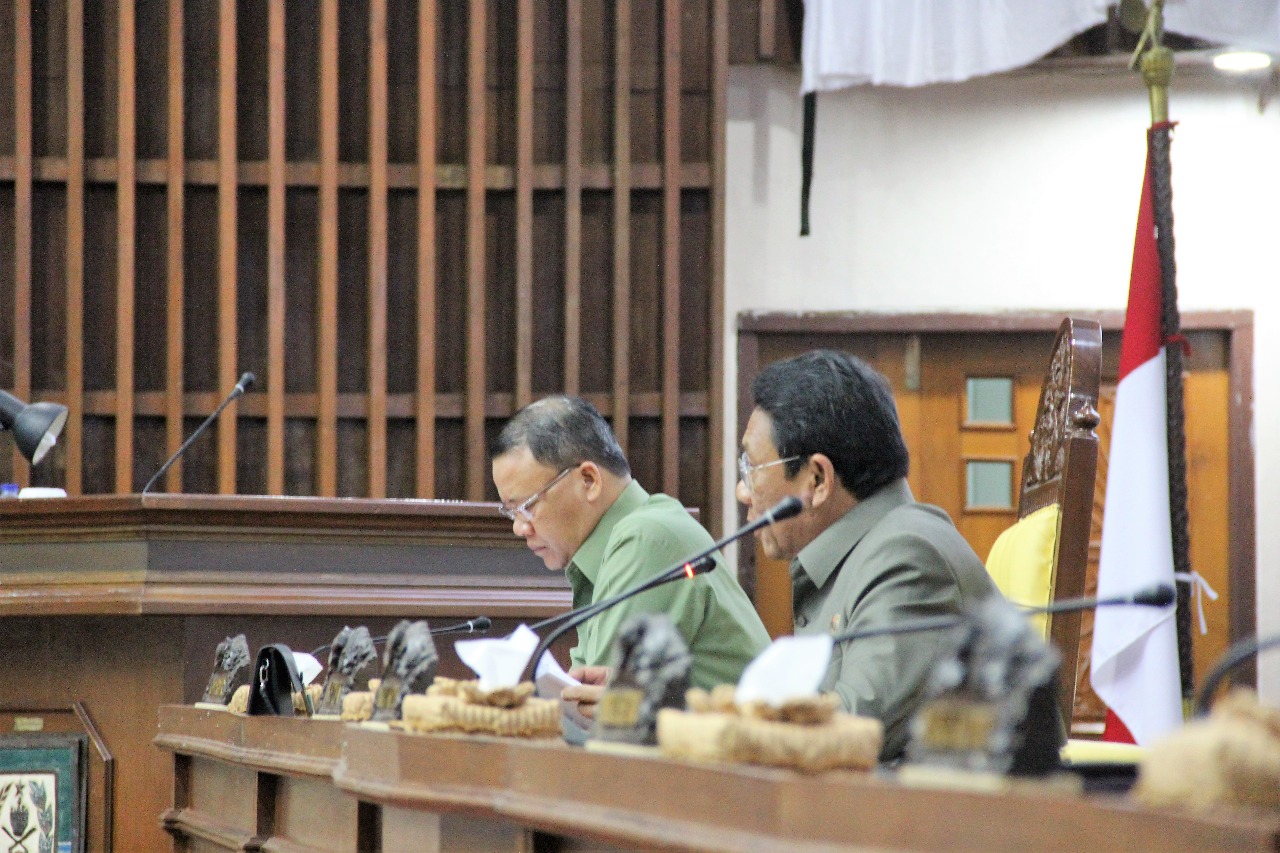 DPRD-Gubernur Bengkulu Dr. H. Rohidin Mersyah, MMA menghadiri Rapat Paripurna DPRD Provinsi Bengkulu yang ke -12