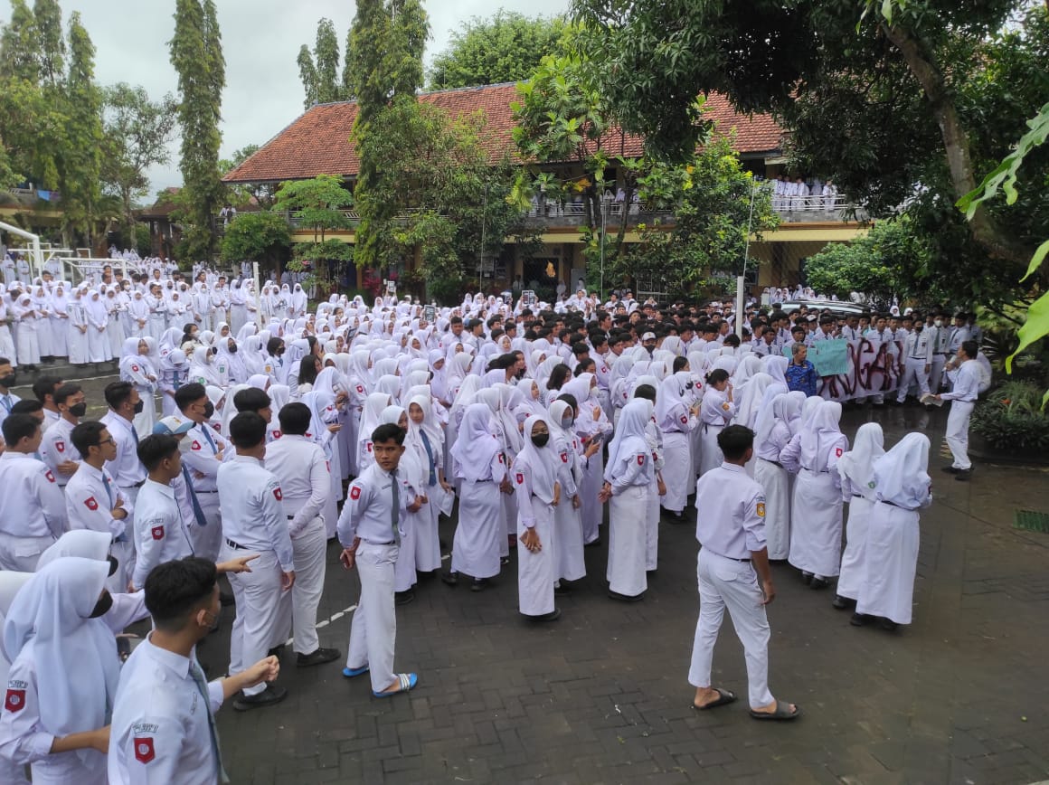 Demo siswa SMAN Turen Malang