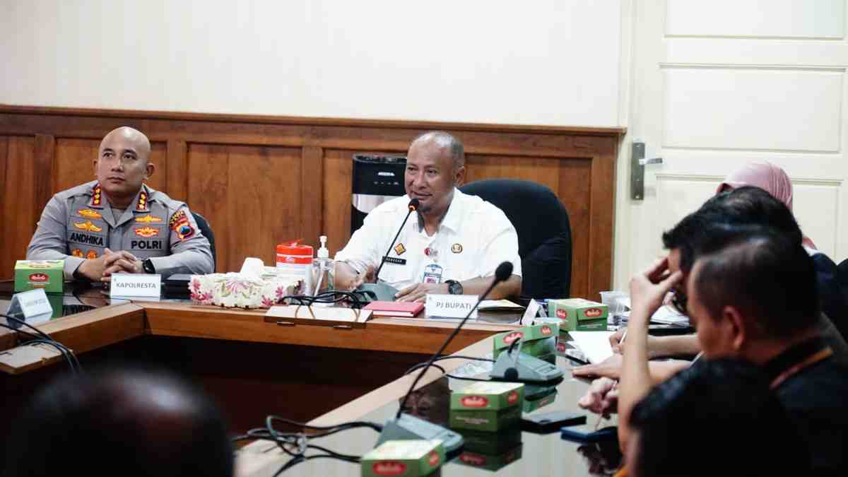 Pj Bupati Pati pada saat rapat  kordinasi