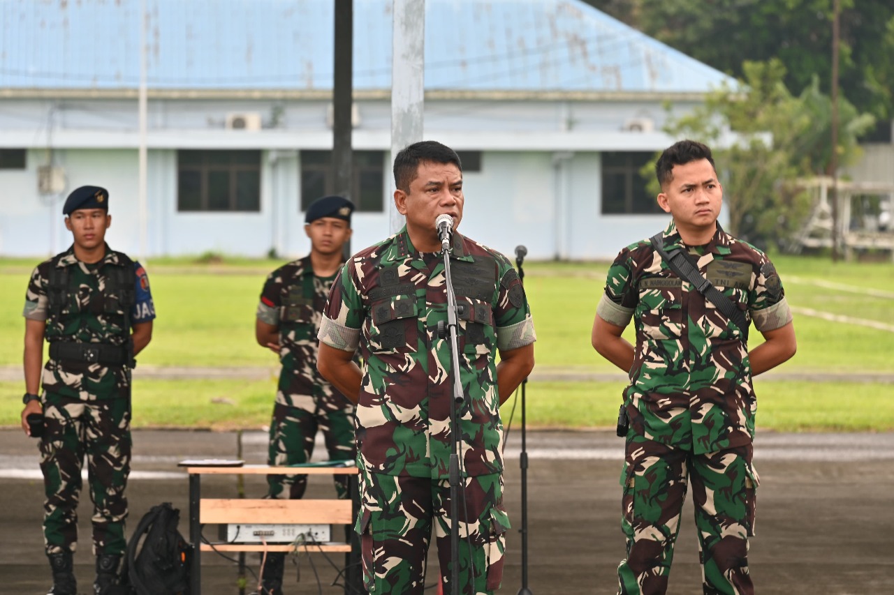 Komamdan Lanud Soewondo Sampaikan Arahan ke Personel.