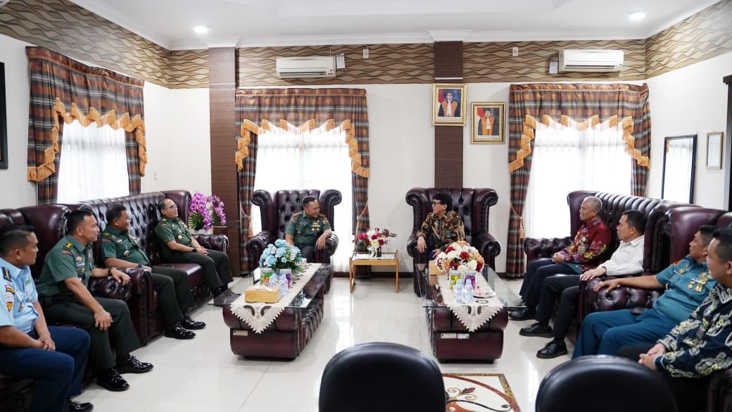 Kunjungan Pangdam I/BB ke Institusi di Sumut