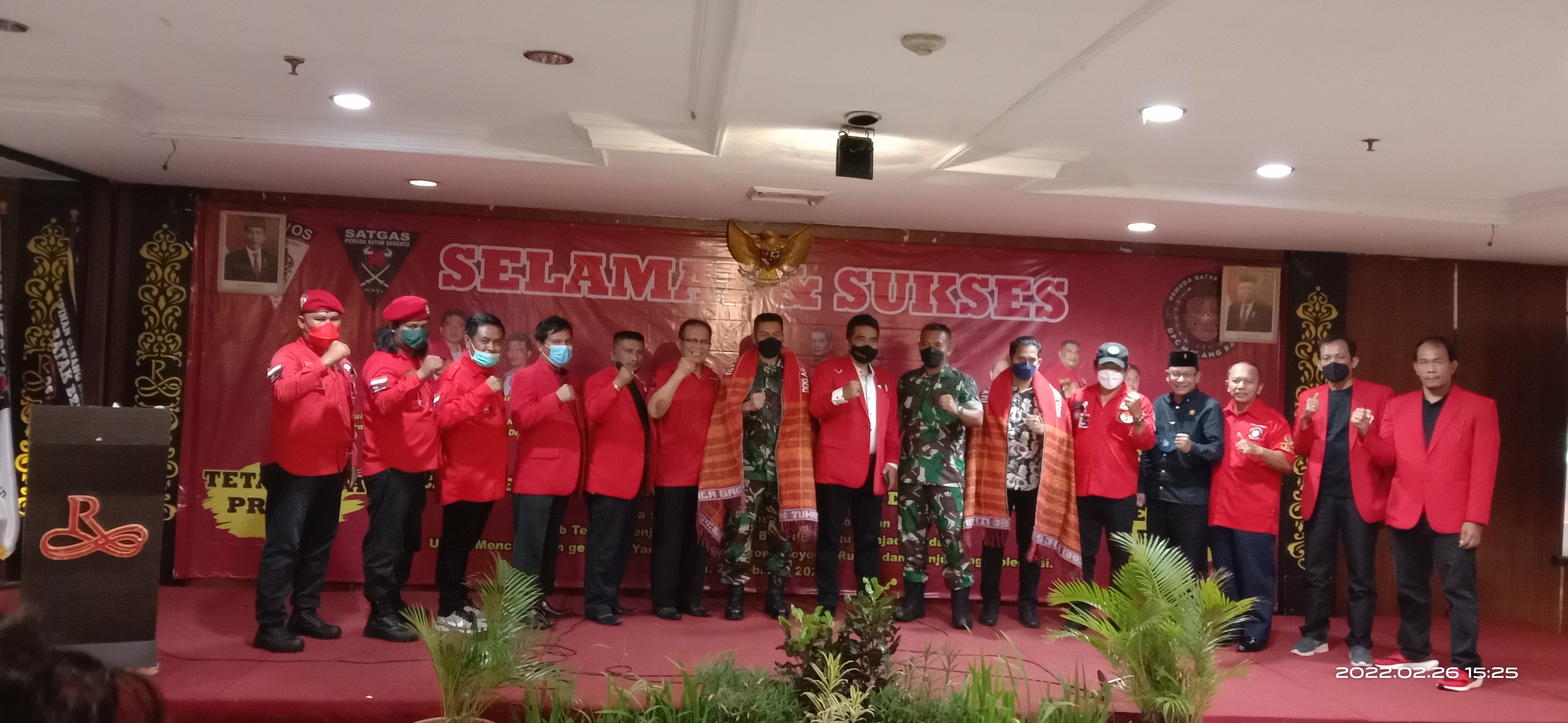 Foto bersama usai pelantikan