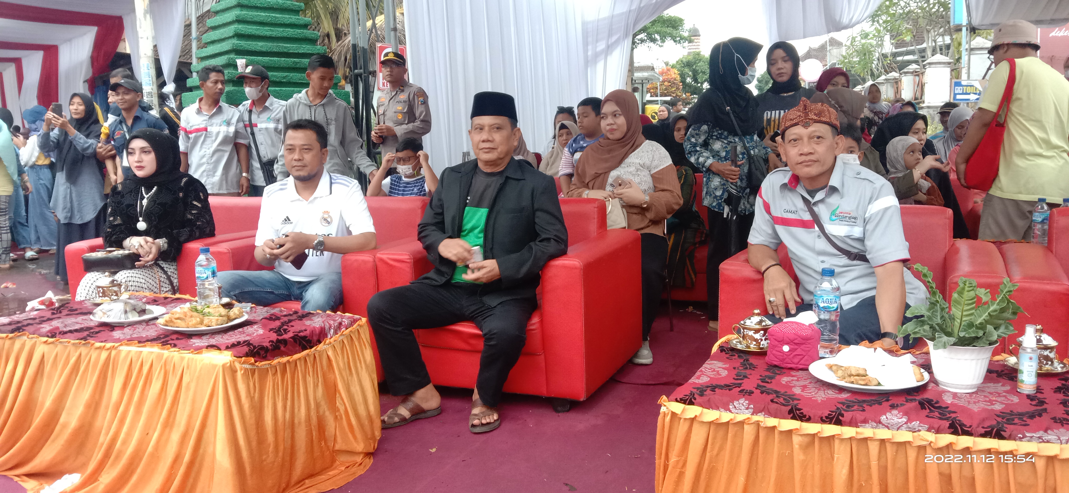 Foto di panggung kehormatan 