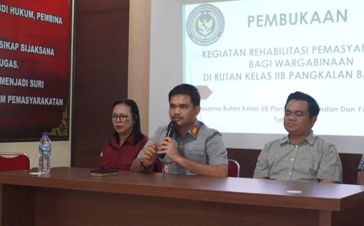 Karutan Kelas IIB Pangkalan Brandan Erwin Siregar Sampaikan Arahan.