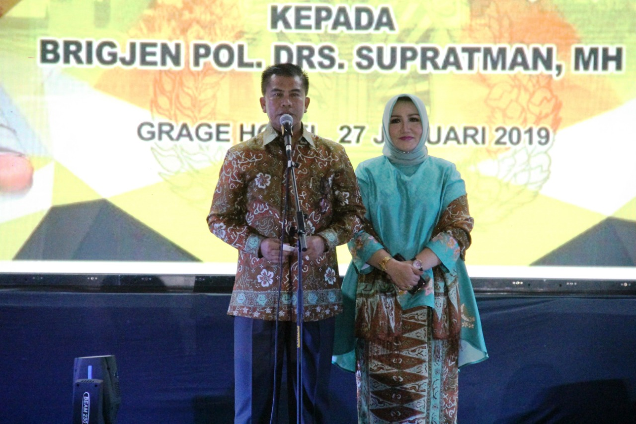 Kapolda Bengkulu Brigjen Pol Supratman didampingi istri.