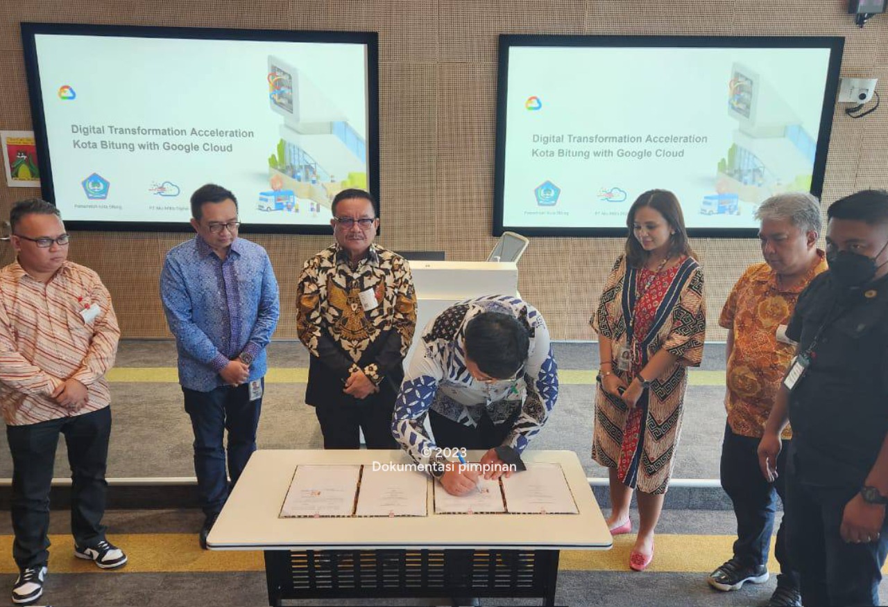Walikota Bitung saat menandatangani MoU bersama Google Indonesia
