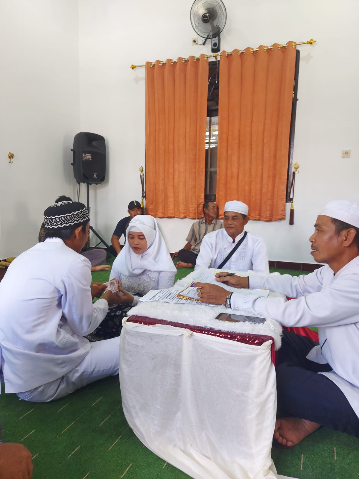 Setelah Dimediasi Humas Polda Kalteng Karena Tidak Direstui, Akhirnya 2 Sejoli Ini Nikah di Hadapan Orang Tua