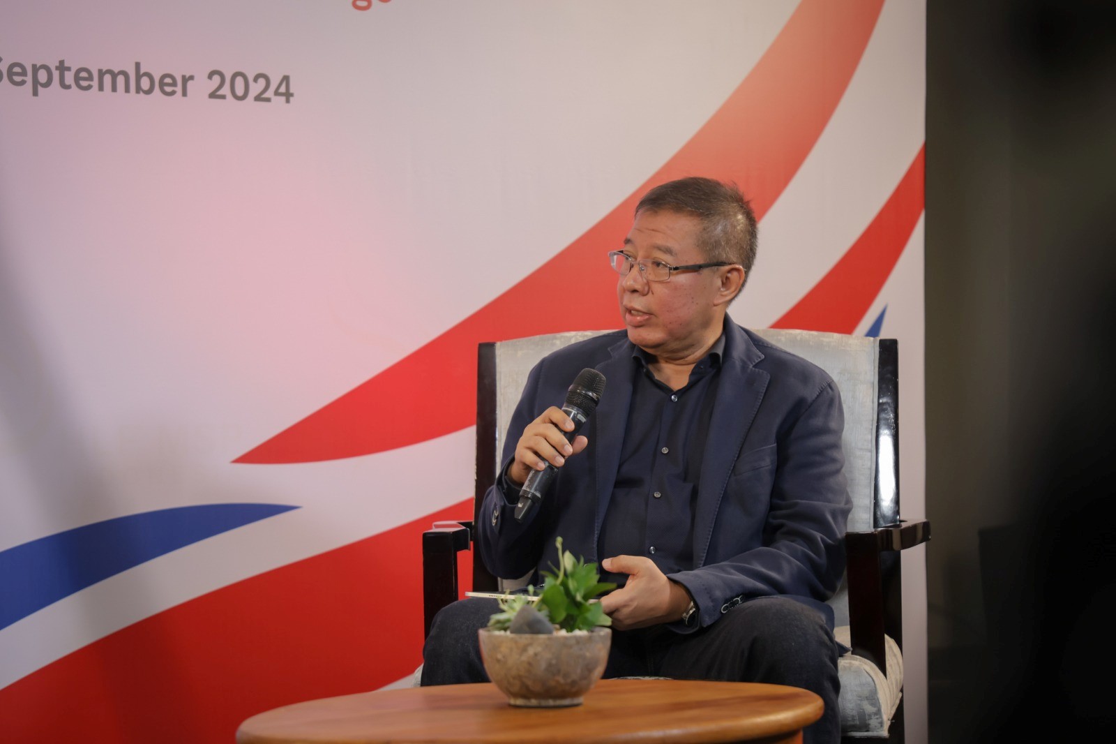Deputi Bidang Politik, Hukum, Pertahanan, dan Keamanan Kementerian Perencanaan Pembangunan Nasional/Badan Perencanaan Pembangunan Nasional (PPN/Bappenas) Bogat Widyatmoko pada Minggu (1/9/2024) mengatakan pelaksanaan High Level Forum on Multi-Stakeholder Partnerships (HLF MSP) 2024 yang berlangsung pada 1--3 September 2024 di Bali, diproyeksikan akan menciptakan efek pengganda yang kuat terhadap ekonomi lokal Bali. (Bappenas/Elvira)
