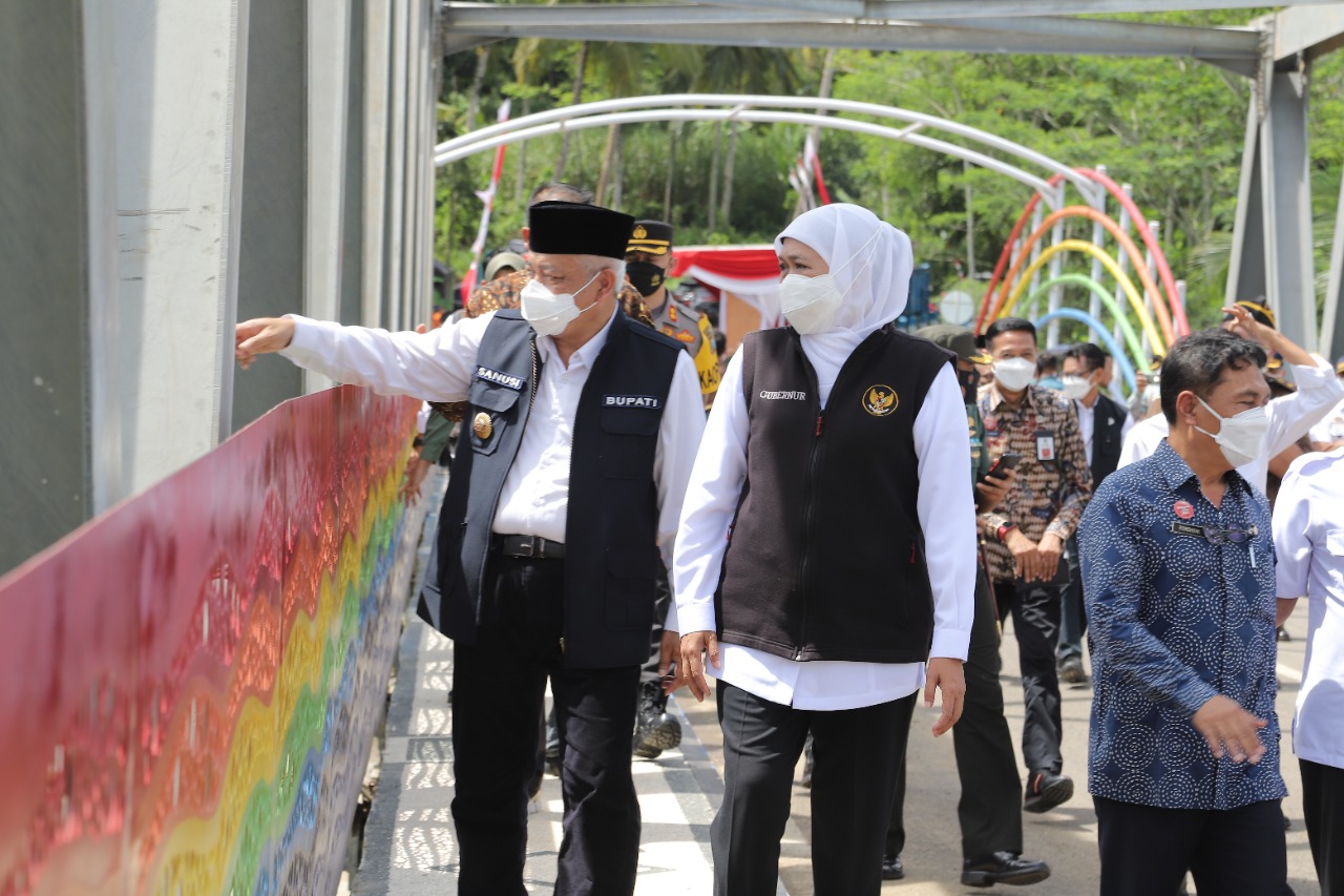 Bupati Malang saat mendampingi Gubernur Jatim